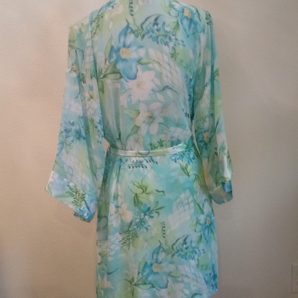 Floral Sheer Kimono Robe with gown - Picture 6 of 10